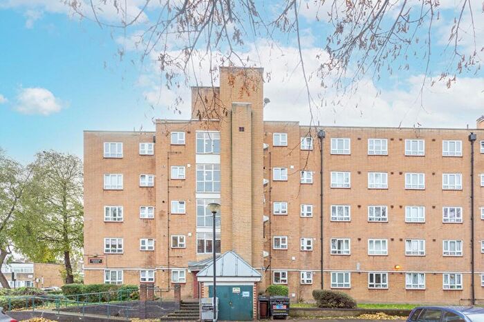 2 Bedroom Flat For Sale In Mayville Estate, London, N16