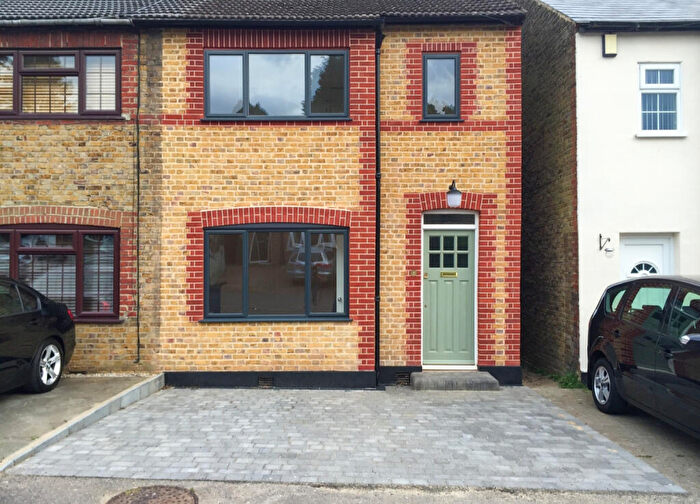 1 Bedroom Terraced House To Rent In Kings Chase, Brentwood, CM14