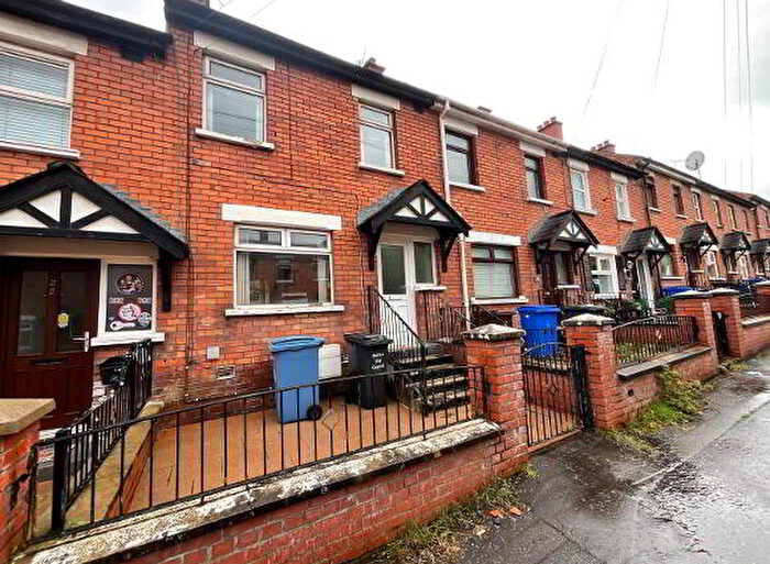 3 Bedroom Mid Terraced House For Sale In Hesketh Park, Belfast, BT14