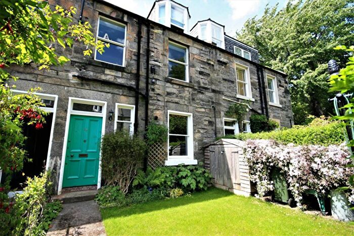 2 Bedroom Flat To Rent In Dunrobin Place, Edinburgh, EH3