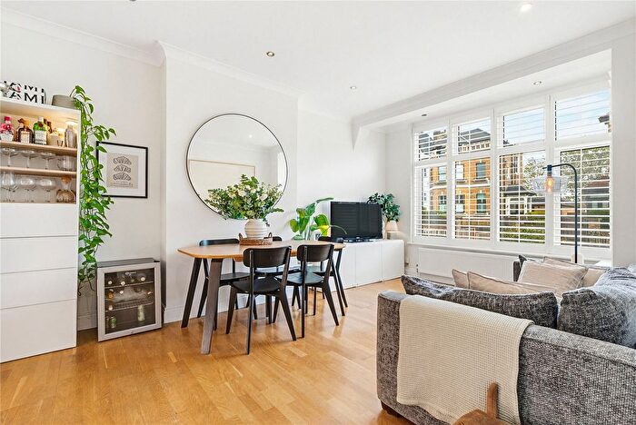 2 Bedroom Flat For Sale In Trinity Road, SW17