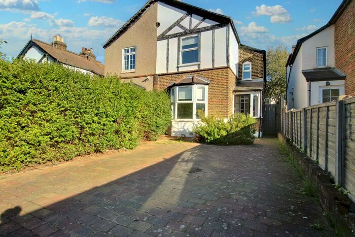 3 Bedroom Semi-Detached House To Rent In Halstead Road (), Wanstead, E11