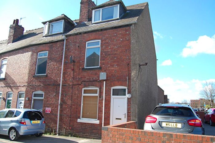 3 Bedroom End Of Terrace House To Rent In Angel Yard, Chesterfield, S40