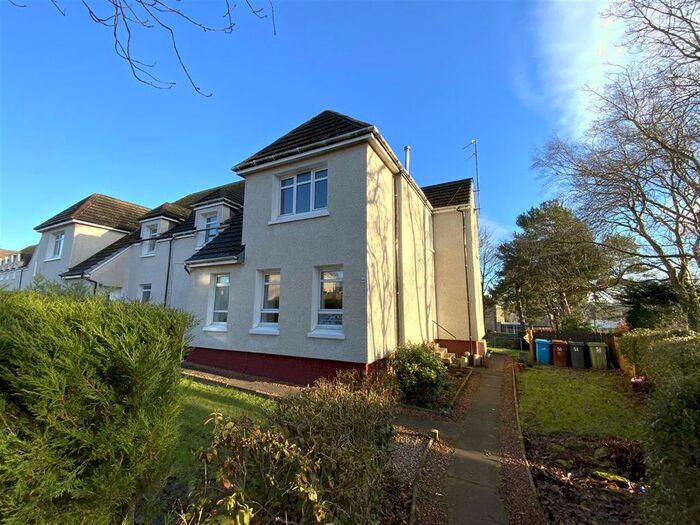 3 Bedroom Flat To Rent In Birch Avenue, Busby, Glasgow, G76