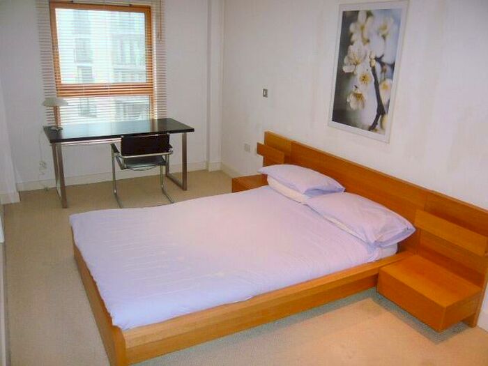 2 Bedroom Apartment To Rent In Mackenzie House Leeds Dock City Centre, LS10