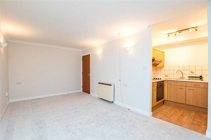 1 Bedroom Apartment For Sale In High Street, Great Wakering, Southend-on-Sea, Essex, SS3