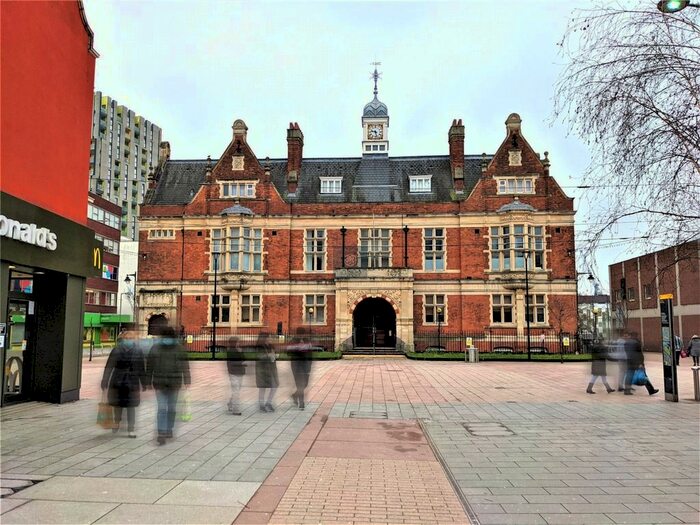 3 Bedroom Flat To Rent In East Street, Barking, IG11