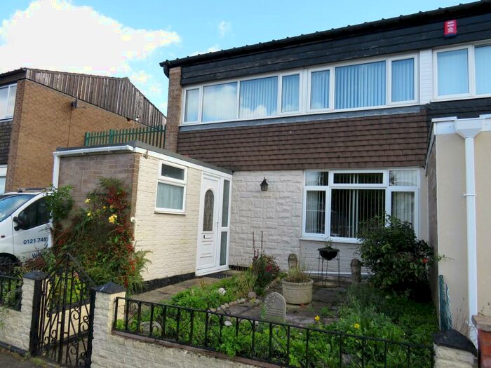 3 Bedroom Terraced House To Rent In Bicknell Croft, Birmingham, B14