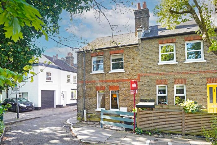 2 Bedroom House For Sale In Lucas Road, Anerley, London, SE20