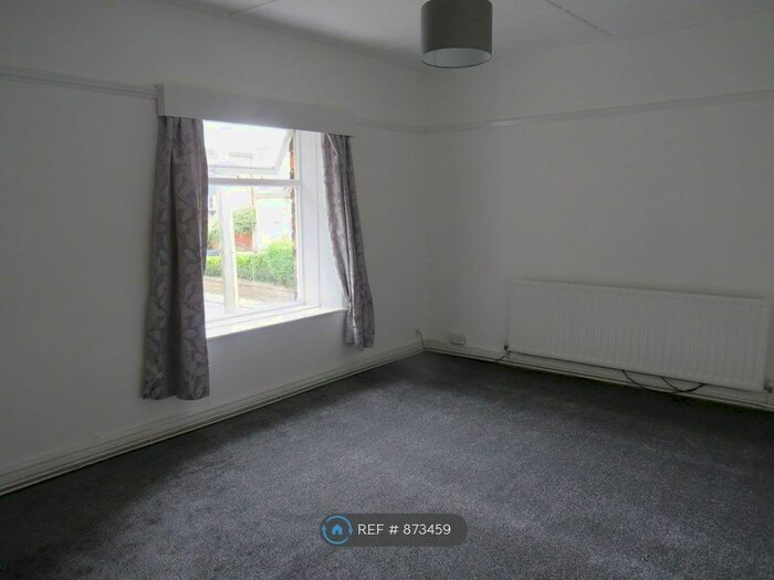 1 Bedroom Flat To Rent In Abercrombie Street, Chesterfield, S41