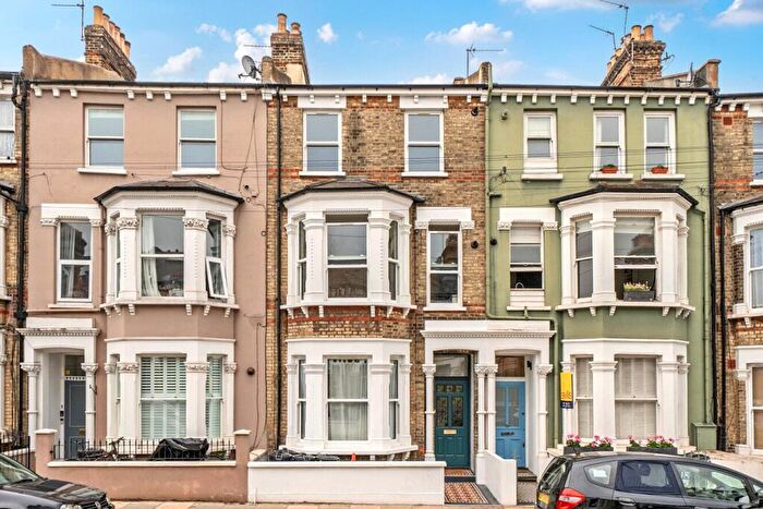 2 Bedroom Flat For Sale In Lavender Sweep, London, SW11