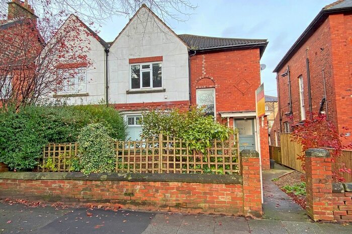 3 Bedroom Flat To Rent In St Marks Avenue, Harrogate, North Yorkshire HG2