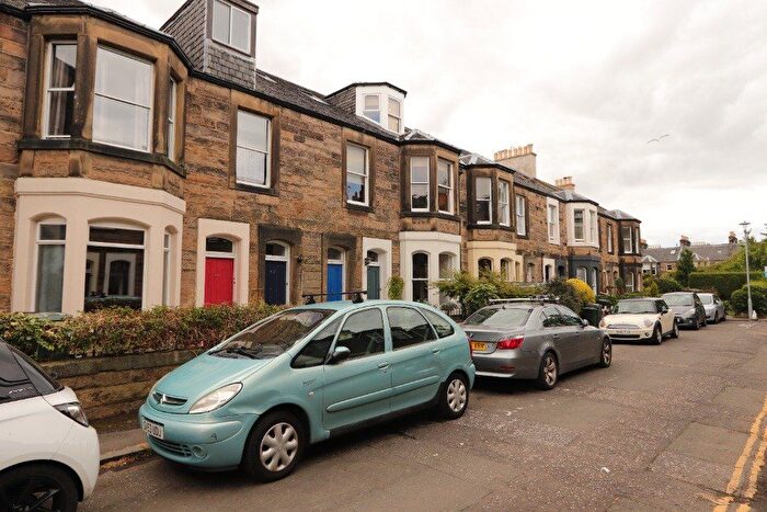 2 Bedroom Flat To Rent In Hazelbank Terrace, Edinburgh, EH11