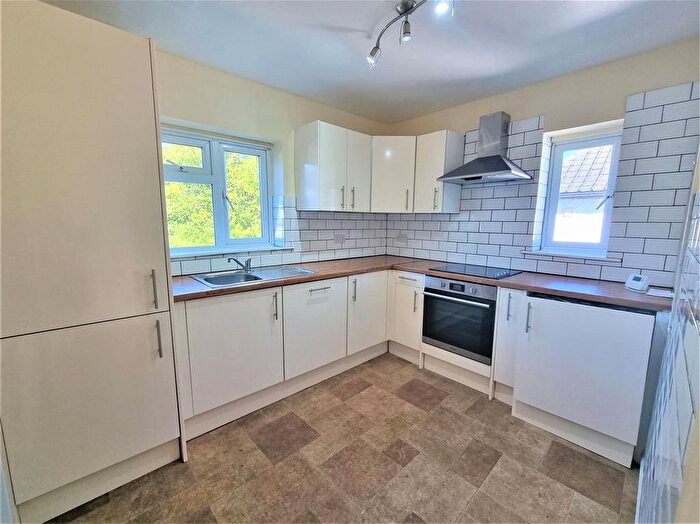 2 Bedroom Maisonette To Rent In Otterburn Gardens, Isleworth, TW7