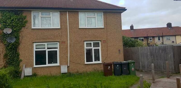 2 Bedroom Flat To Rent In Maxey Road, Dagenham, RM9