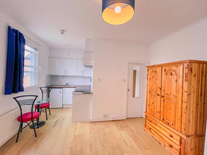 Studio To Rent In Holloway Road, Islington, London, N7