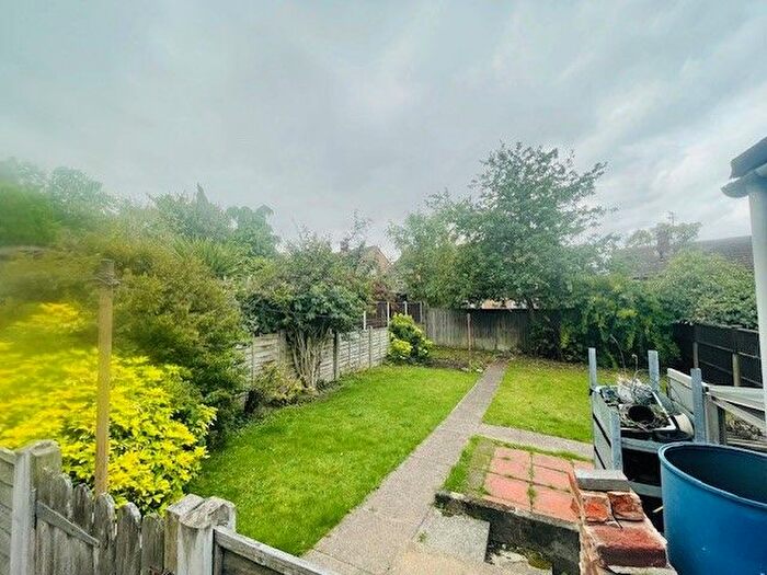 2 Bedroom Semi-detached House For Sale In Clarkes Lane, West Bromwich, B71