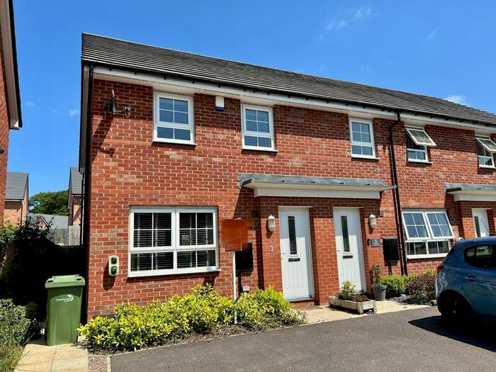 3 Bedroom Mews To Rent In Pine Way, Somerford, CW12