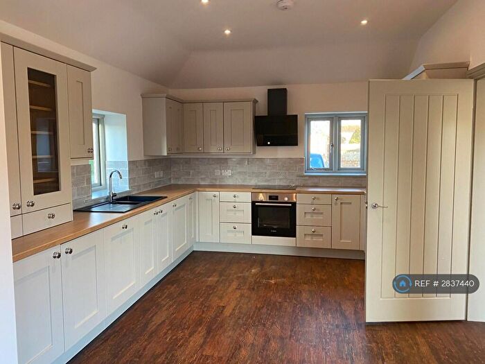 3 Bedroom Semi Detached House To Rent In West Hill Court, Walcott, Lincoln, LN4