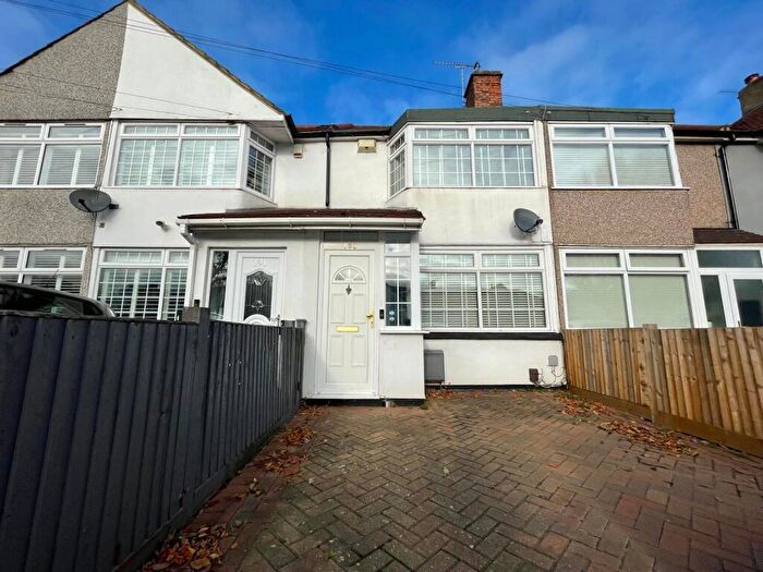 2 Bedroom Terraced House For Sale In Sherwood Park Avenue, Sidcup, DA15