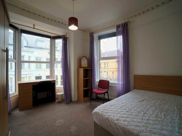 8 Bedroom House To Rent In College Road, Bangor, LL57