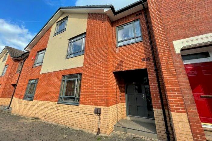 2 Bedroom Flat To Rent In Leopold Road, Leicester, LE2