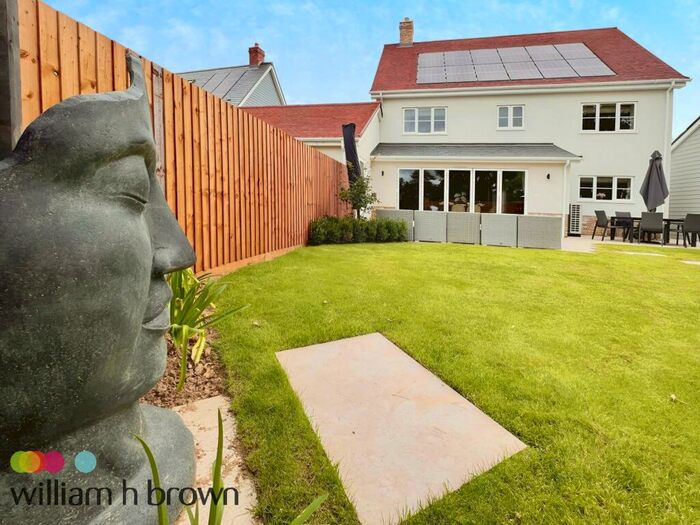 4 Bedroom Detached House To Rent In Windermere Way, Hanningfield Park, Rettendon Commom, CM3