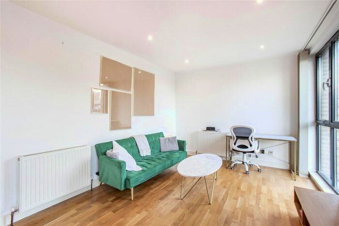 1 Bedroom Flat To Rent In Scrutton Street, Shoreditch, London, EC2A
