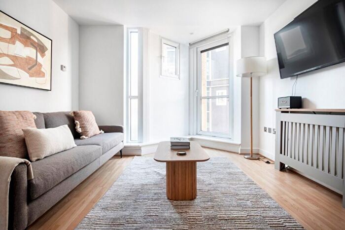 1 Bedroom Apartment To Rent In Martello Street, London, E8