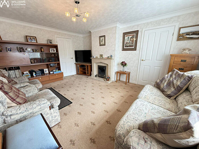 3 Bedroom Detached Bungalow For Sale In Rhos Llwyn, Llangefni, Anglesey, LL77