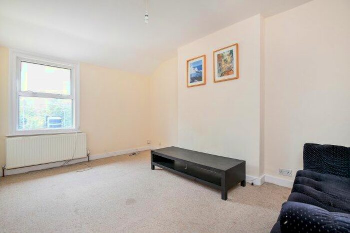 1 Bedroom Flat To Rent In Shortlands, Bromley, BR2