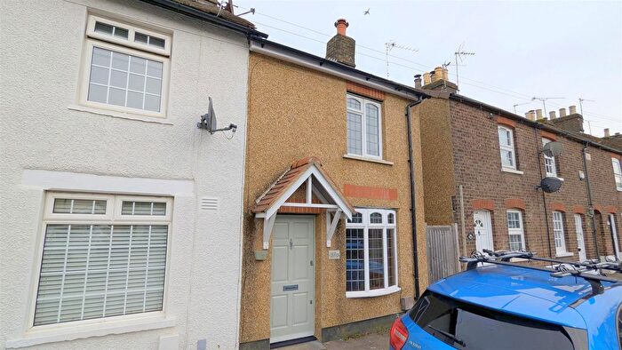 2 Bedroom End Of Terrace House To Rent In Front Street, Slip End, Luton, LU1