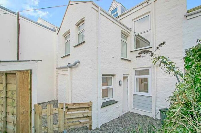 1 Bedroom Apartment To Rent In Cross Street, Camborne, Cornwall, TR14