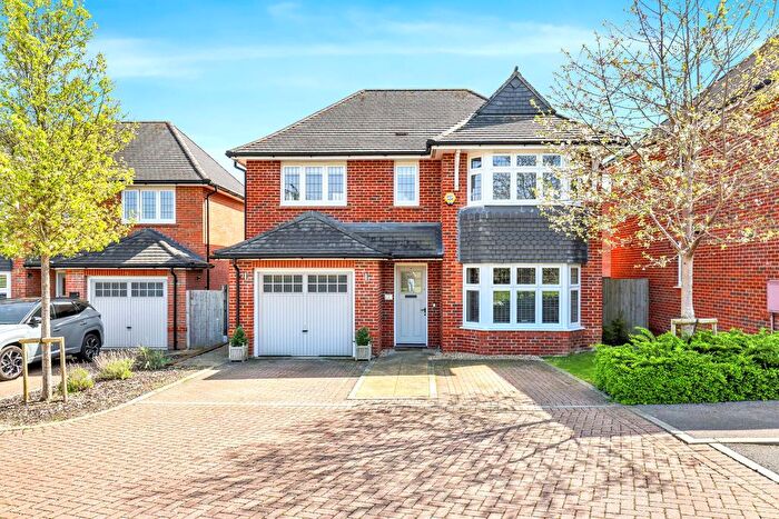 3 Bedroom Detached House For Sale In Keyworths Place, Alton, GU34