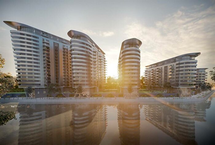 2 Bedroom Flat For Sale In Pomona Strand, Old Trafford, Manchester, M16