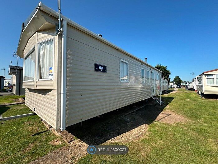 3 Bedroom Mobile/park Home To Rent In Beach Road, St. Osyth, Clacton-On-Sea, CO16