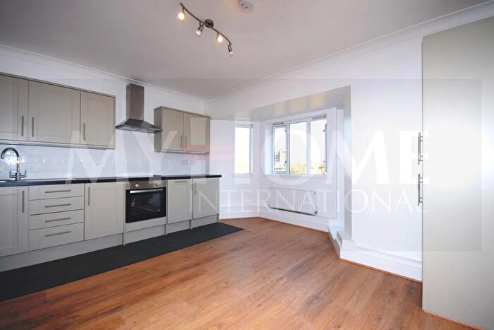 3 Bedroom Flat To Rent In Ecclesbourne Road, London, N1