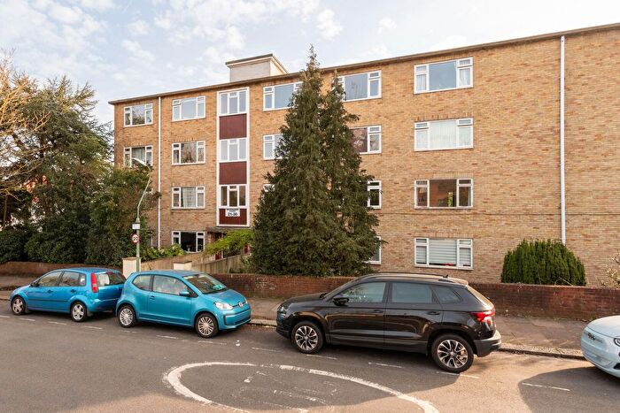 2 Bedroom Flat For Sale In The Drive, Hove, BN3