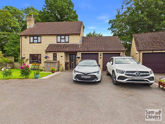 4 Bedroom Detached House For Sale In Simons Close, Paulton, BS39