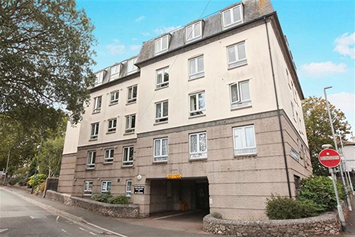 2 Bedroom Flat To Rent In Homepalms House, Torquay, TQ1