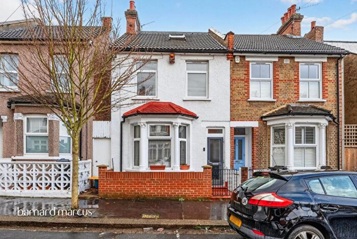 4 Bedroom Semi Detached House For Sale In Addiscombe Court Road, Croydon, CR0