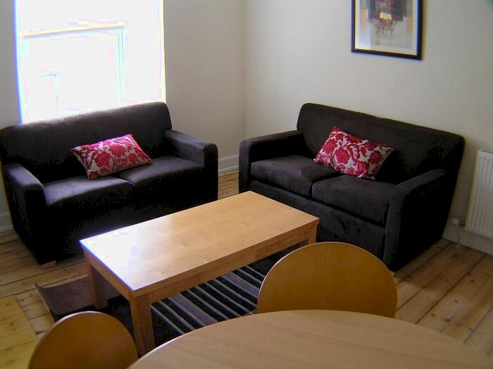 2 Bedroom Flat To Rent In Blackness Street, West End, Dundee, DD1