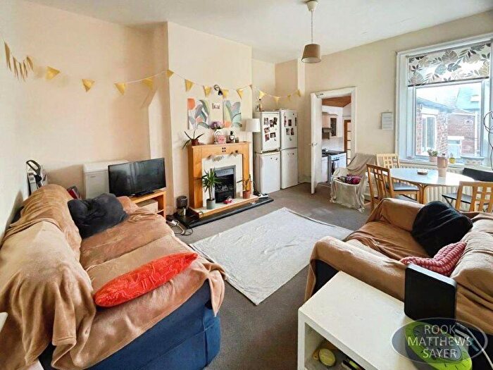 5 Bedroom Flat To Rent In Holmwood Grove, Newcastle Upon Tyne, NE2