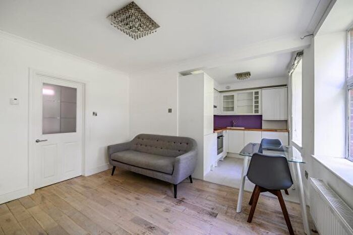 1 Bedroom Apartment For Sale In Grimshaw Close, London, N6