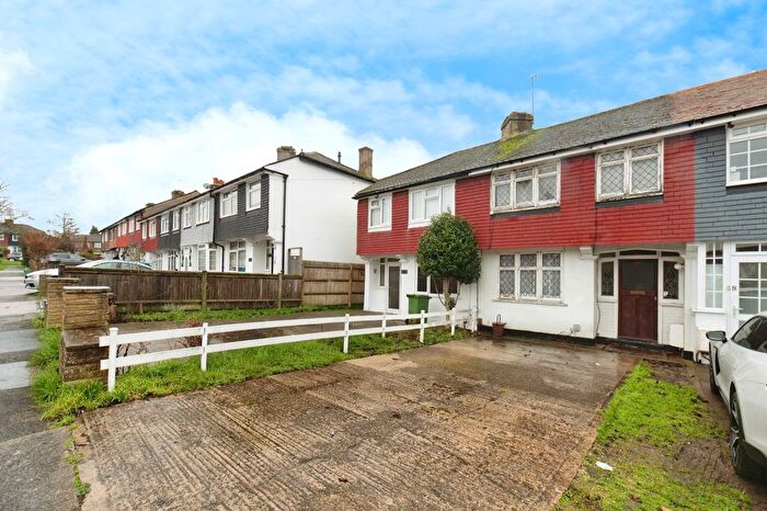3 Bedroom Terraced House For Sale In Meadway, Surbiton, KT5