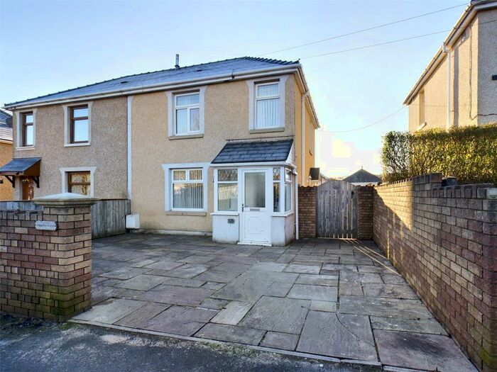 3 Bedroom SemiDetached House To Rent In Badminton Grove, Ebbw Vale