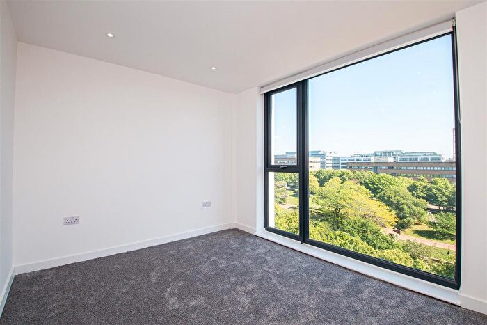 2 Bedroom Flat To Rent In Buckingham Court, Milton Keynes, MK9