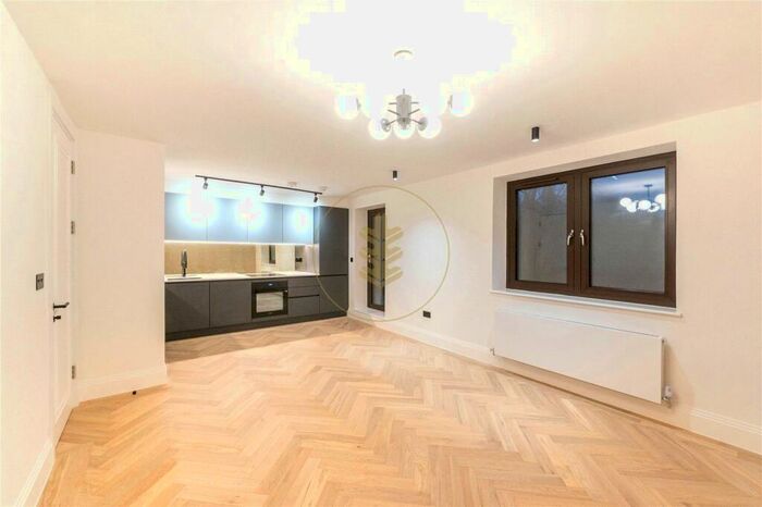 2 Bedroom Apartment To Rent In Shakespeare Road, Mill Hill, London, NW7
