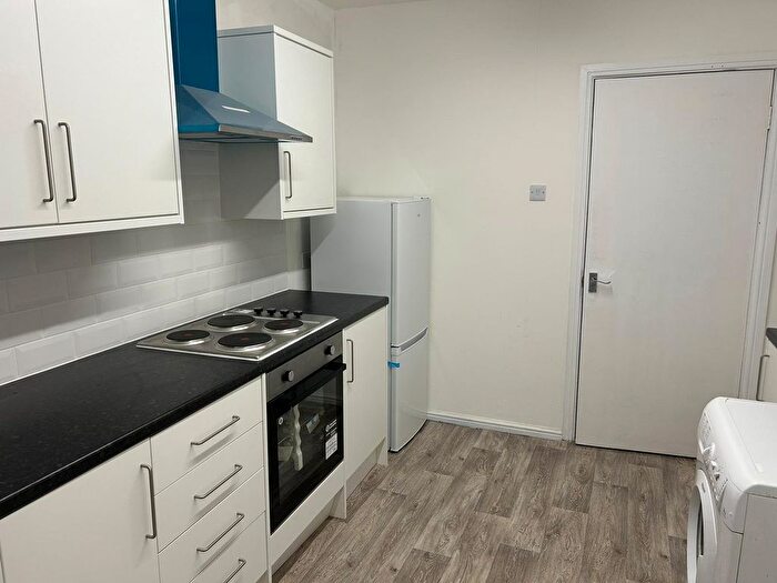 2 Bedroom Flat To Rent In Little Lane, Worcester Road, Bromsgrove, Worcestershire, B61