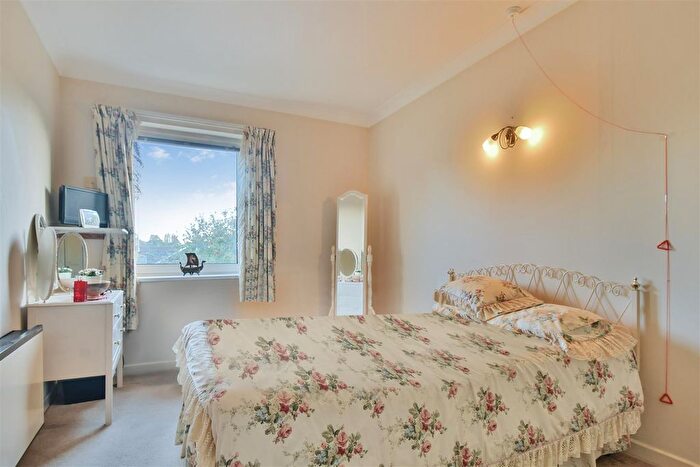 2 Bedroom Flat For Sale In Danesmead Close, Fulford, YO10
